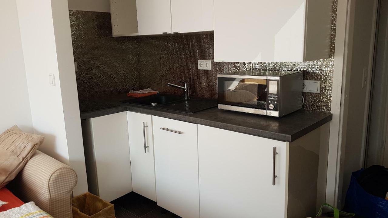Sonniges Modernes Appartement Hoehenberg Koln Bagian luar foto