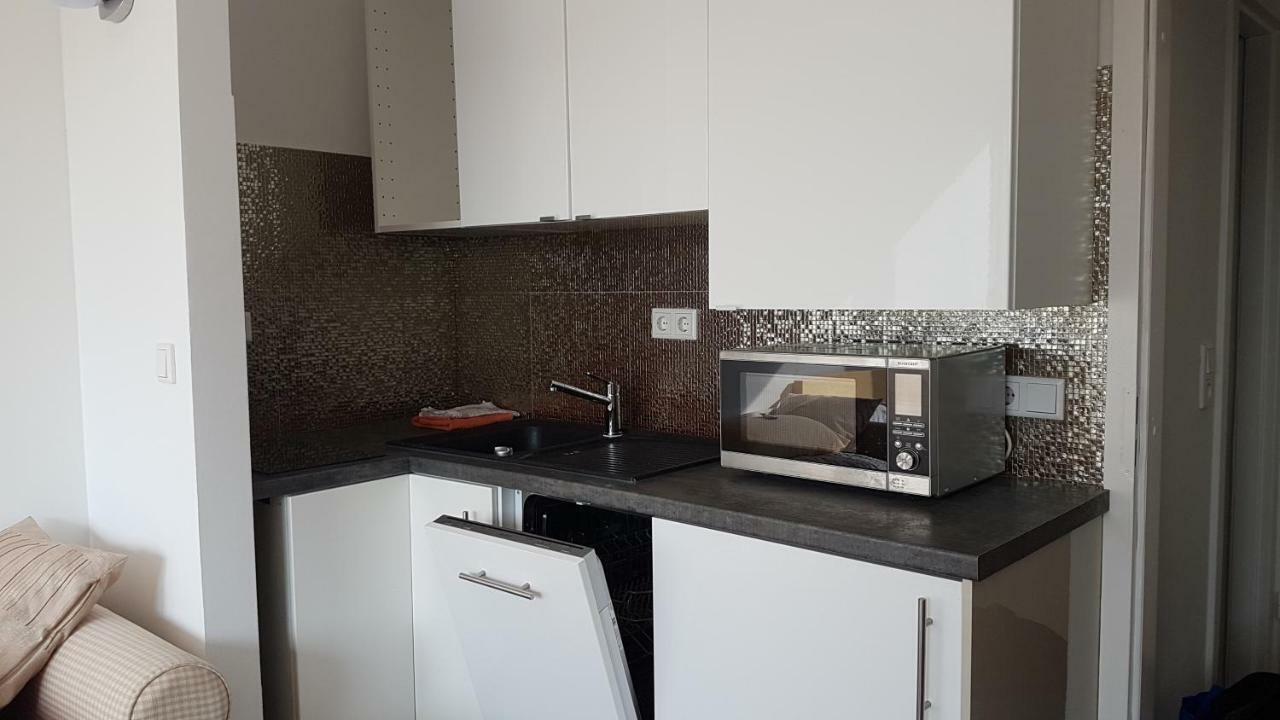Sonniges Modernes Appartement Hoehenberg Koln Bagian luar foto