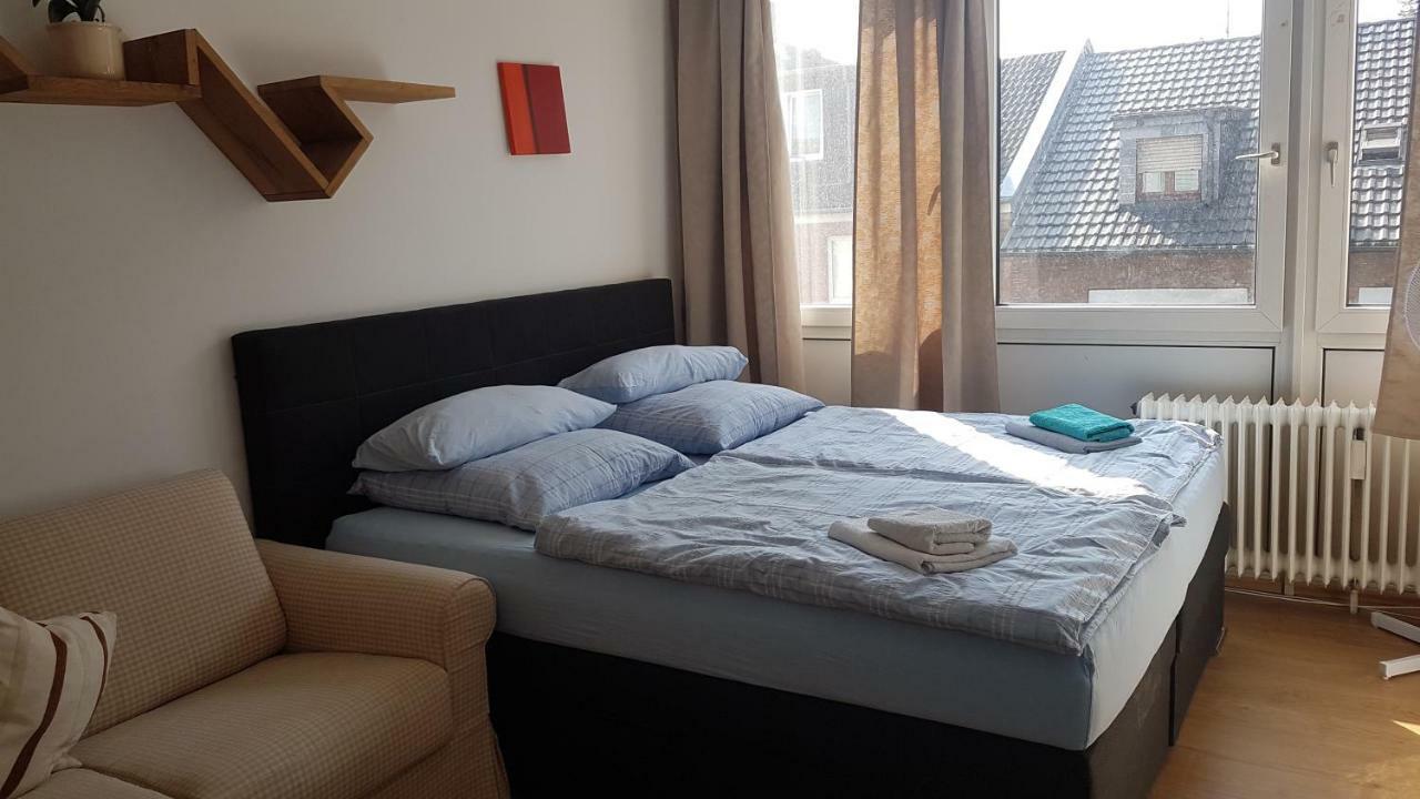Sonniges Modernes Appartement Hoehenberg Koln Bagian luar foto