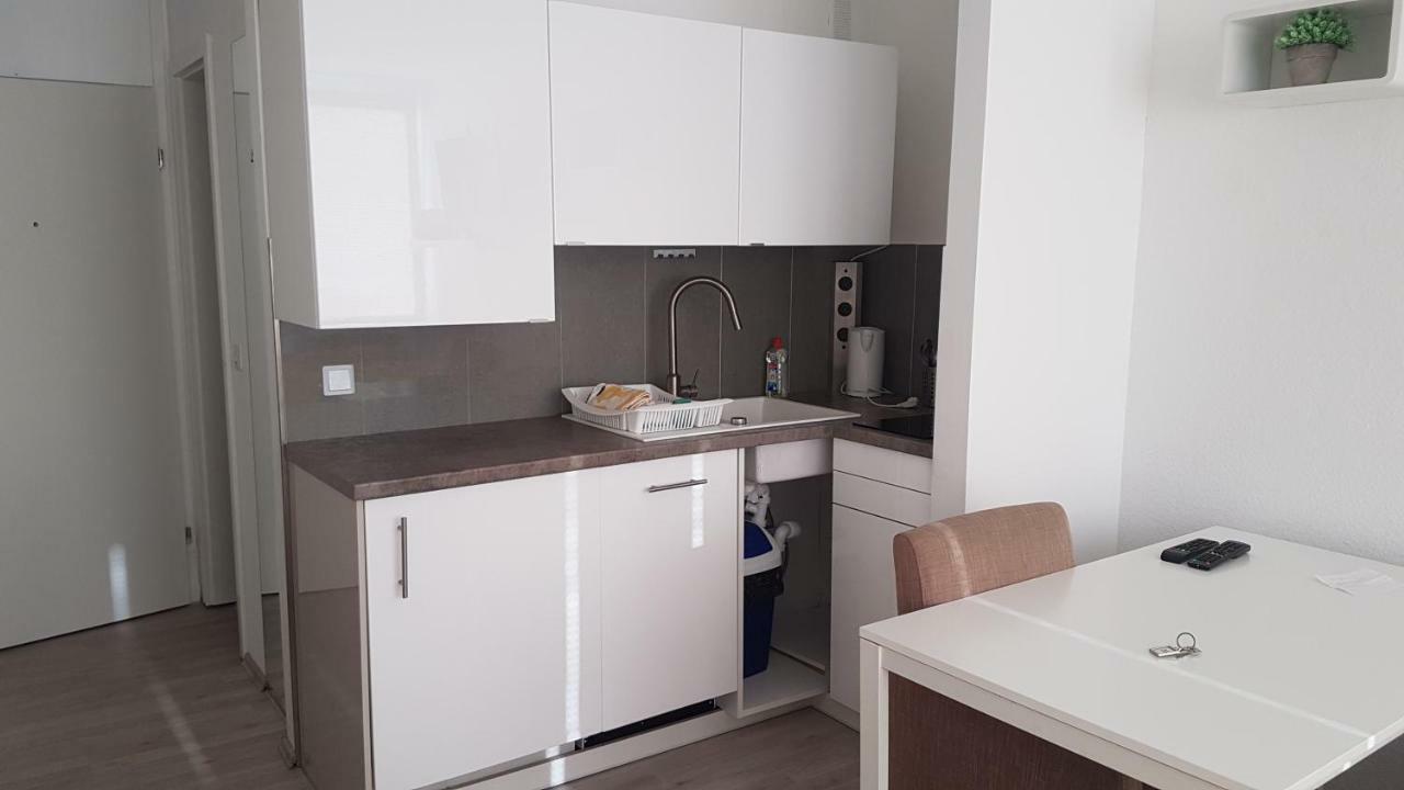 Sonniges Modernes Appartement Hoehenberg Koln Bagian luar foto