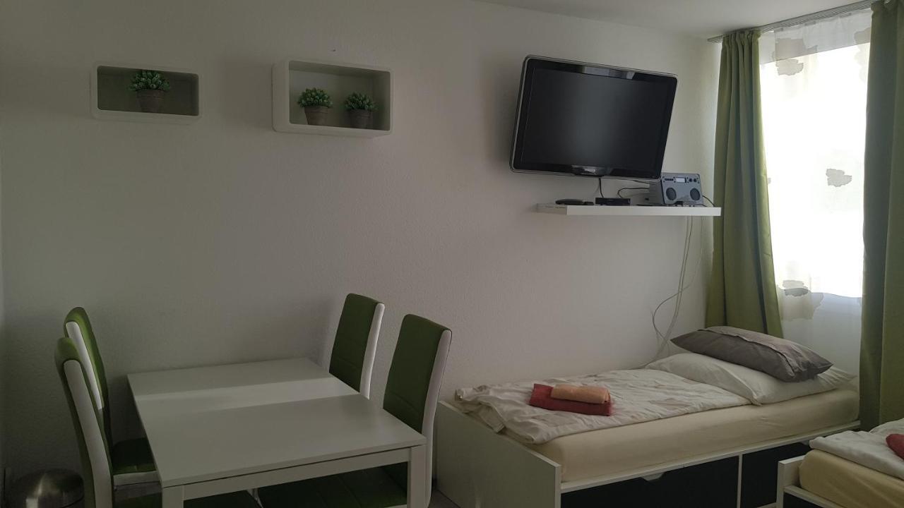 Sonniges Modernes Appartement Hoehenberg Koln Bagian luar foto