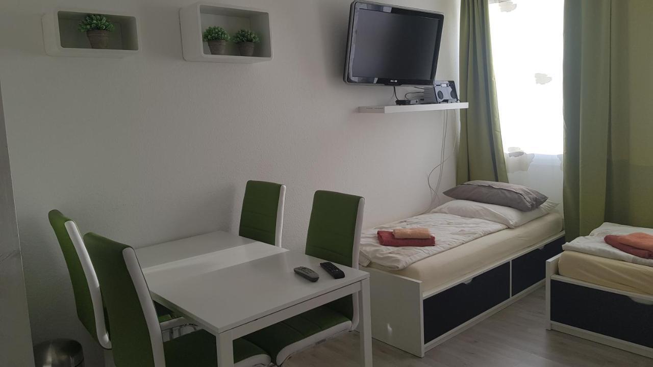 Sonniges Modernes Appartement Hoehenberg Koln Bagian luar foto
